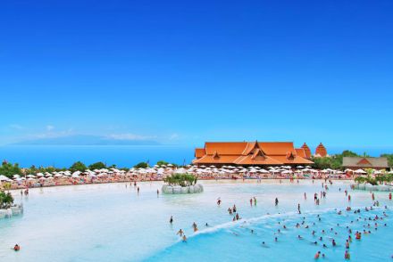 Siam Beach Playa de arena blanca Siam Park Tenerife